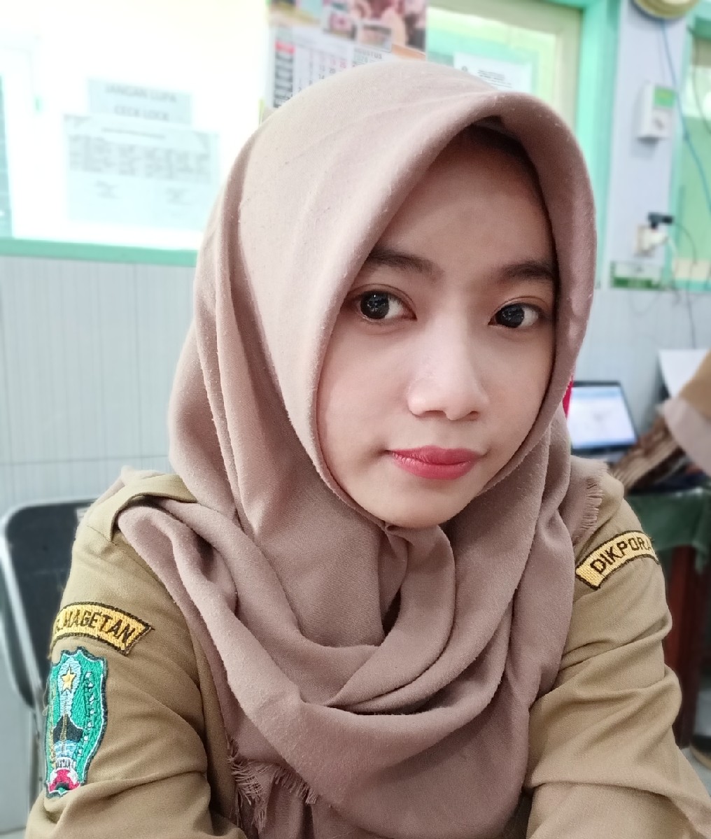 Rinda Twin, S.Pd.