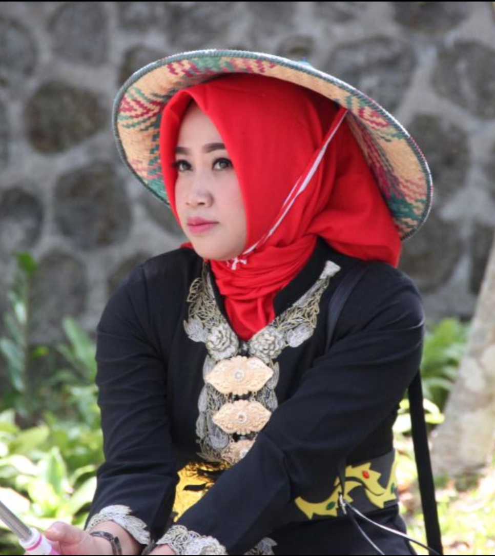Jenitra Tirta, S.Pd.